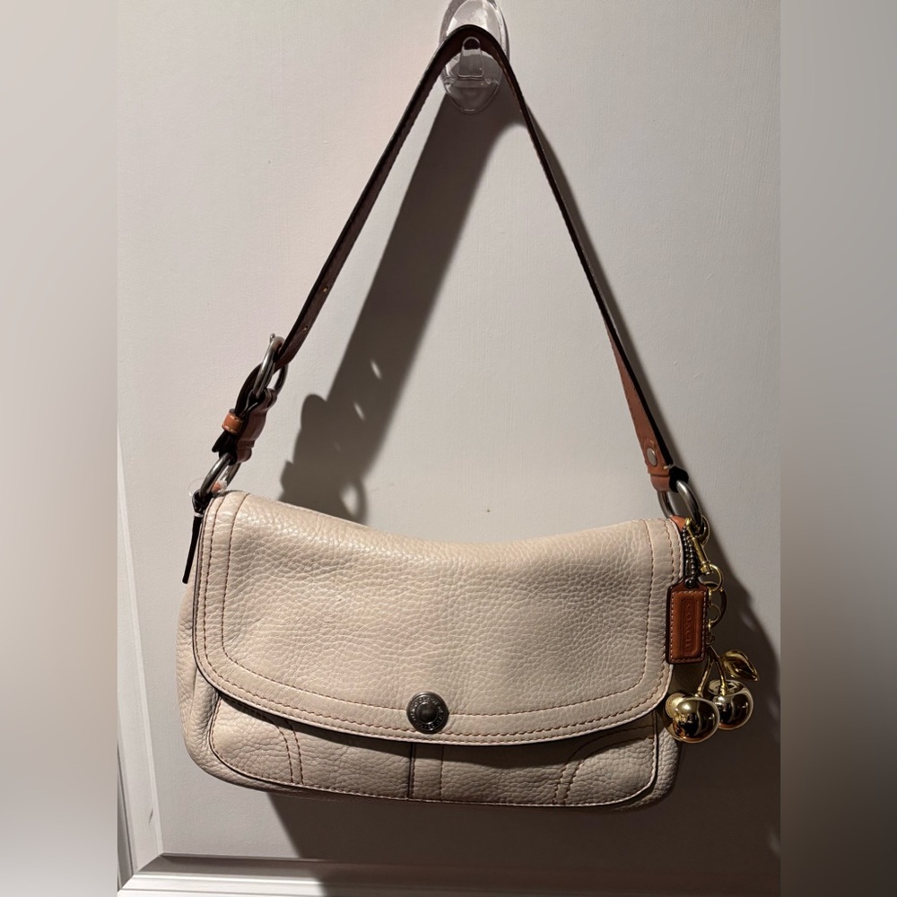 Coach Madison Cream Soho Pebbled Leather Y2K 2008 Shoulder Bag